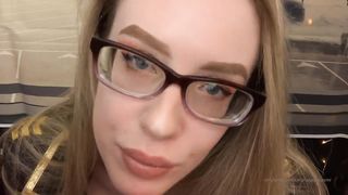 Stewardess – Karuna Satori