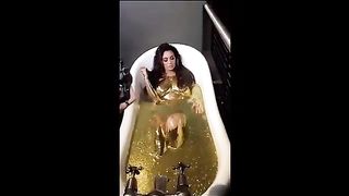 Holly Peers Nude Photos And Sex Tape Leaked!